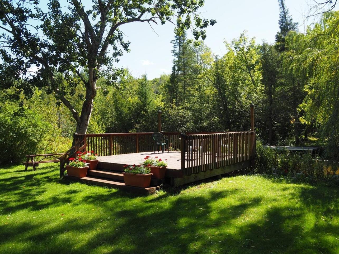 Sleeping Bear Riverside Cabins - Cabin #1 Honor Exteriér fotografie